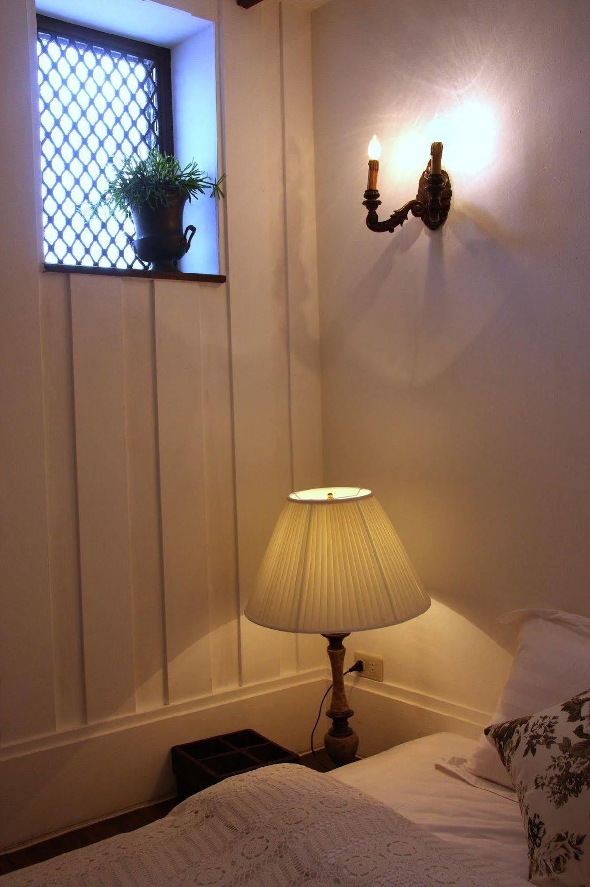 The Bhuthorn Bed & Breakfast Bangkok Exterior foto