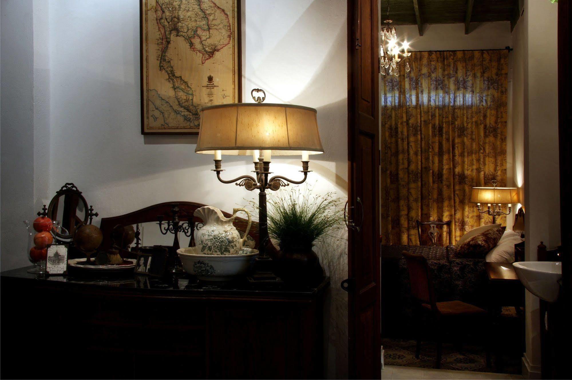 The Bhuthorn Bed & Breakfast Bangkok Exterior foto